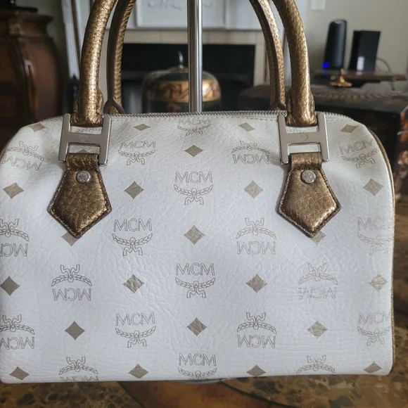 MCM White and Gold Women's Bag - Picture 2 of 7